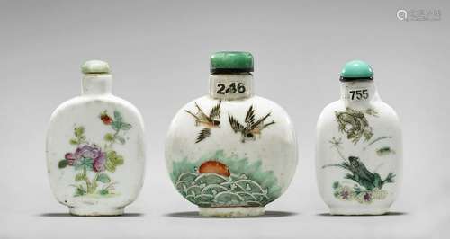 THREE ANTIQUE ENAMELED PORCELAIN SNUFF BOTTLES