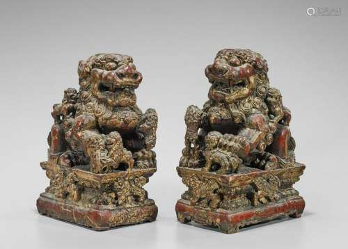 PAIR 19TH CENTURY LACQUERED WOOD FO LIONS