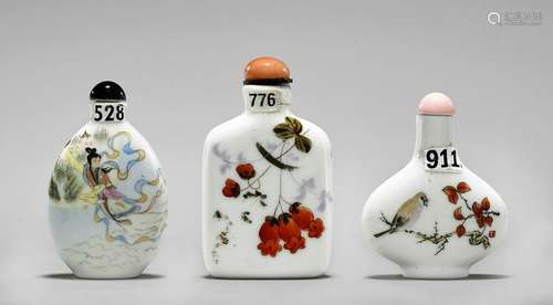 THREE ENAMELED PORCELAIN SNUFF BOTTLES