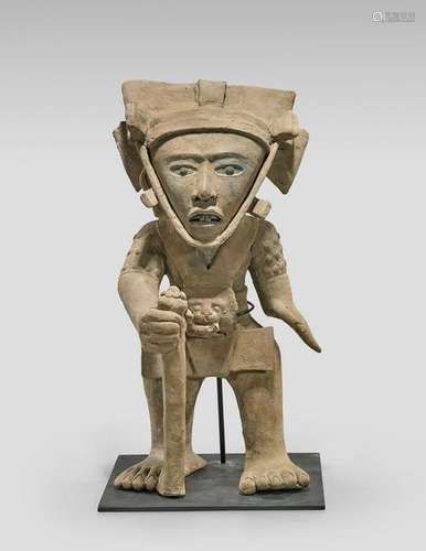 VERACRUZ FIGURE OF A DIGNITARY