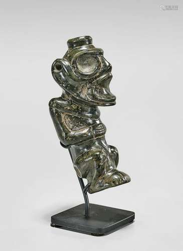 TAINO CARVED SERPENTINE FIGURE