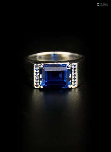 BLUE CRYSTAL 925 SILVER RING