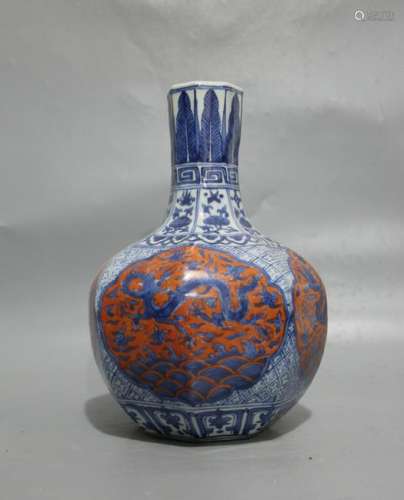 CHINESE BLUE WHITE BOTTLE VASE