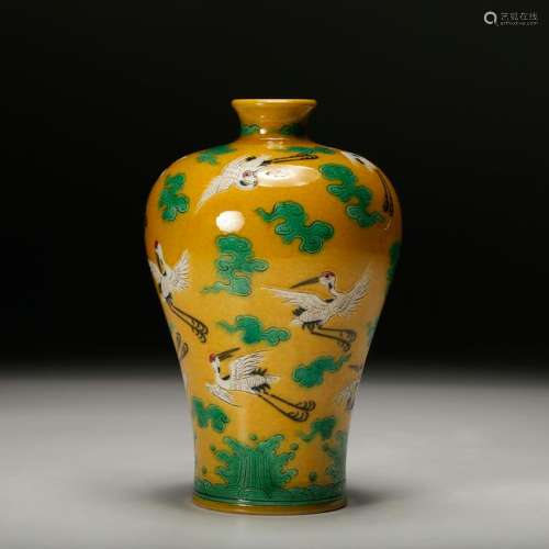 CHINESE FAMILLE ROSE CRANE MOTIF MEIPING VASE