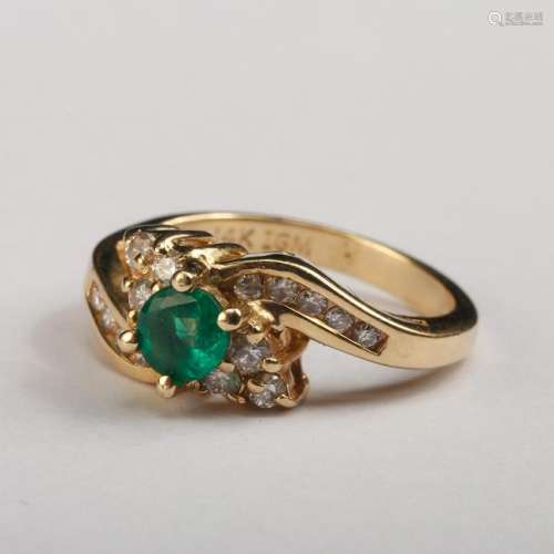 EMERALD AND DIAMOND ON GOLD RING