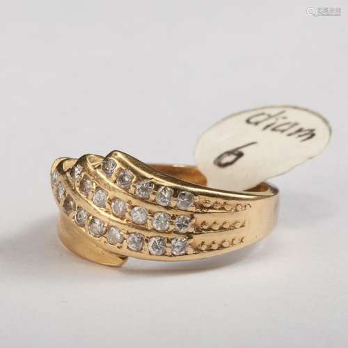 DIAMOND ON GOLD RING