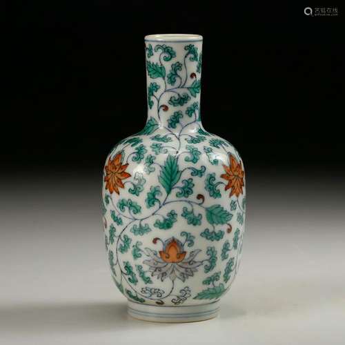 CHINESE FAMILLE ROSE PORCELAIN VASE