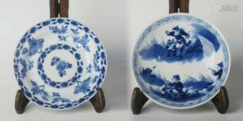 CHINESE BLUE WHITE PORCELAIN PLATE, SET OF 2