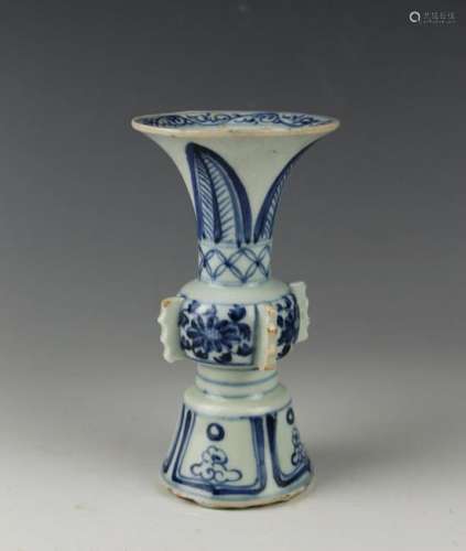 CHINESE BLUE WHITE PORCELAIN GU VASE