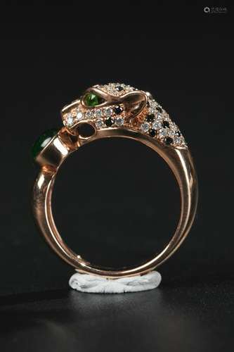 JADEITE AND DIAMOND ON GOLD RING