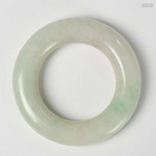 CHINESE JADEITE RING PENDANT, QING DYNASTY