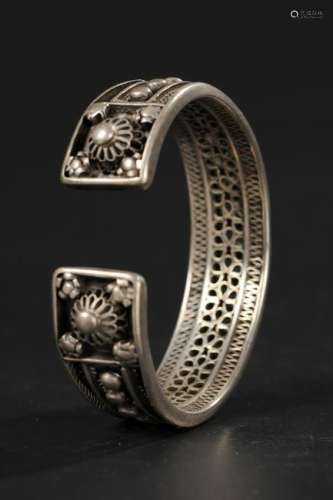 CHINESE SILVER BANGLE, QING DYNASTY