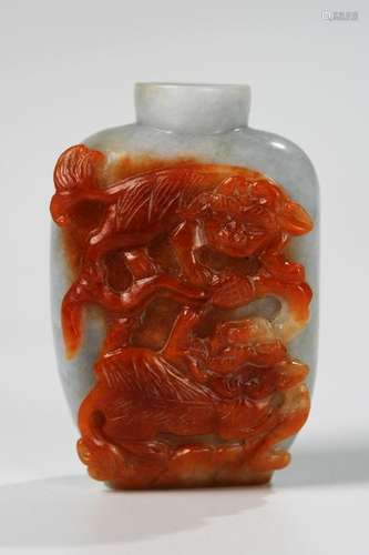 CHINESE JADEITE FOOLION SNUFF BOTTLE, QING DYNASTY