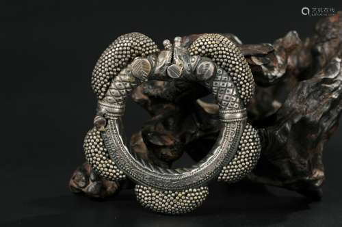 CHINESE SILVER BANGLE, QING DYNASTY