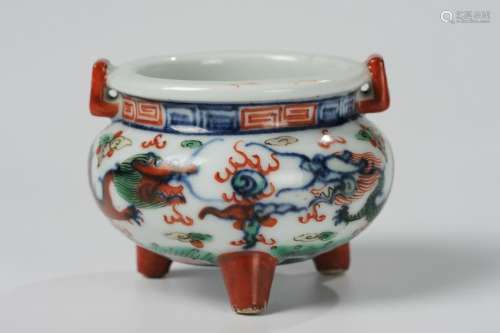 CHINESE WUCAI PORCELAIN CENSER