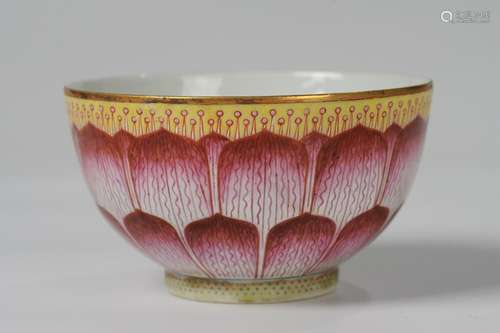 CHINESE FAMILLE ROSE PORCELAIN BOWL