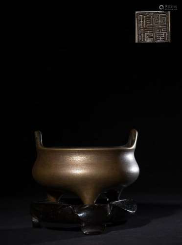 CHINESE BRONZE TRIPOD CENSER WITH MARK