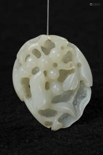CHINESE WHITE JADE PENDANT SQUIRREL AND GRAPES, QI
