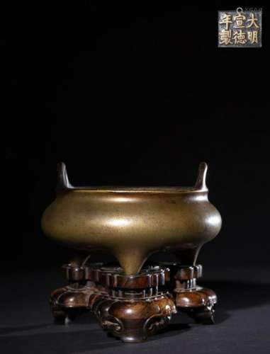 CHINESE BRONZE TRIPOD CENSER WITH XUANDE MARK