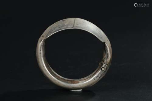 CHINESE SILVER BANGLE, QING DYNASTY