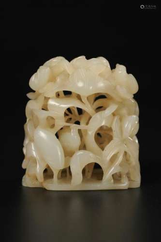 CHINESE WHITE JADE CENSER FINIAL, YUAN DYNASTY
