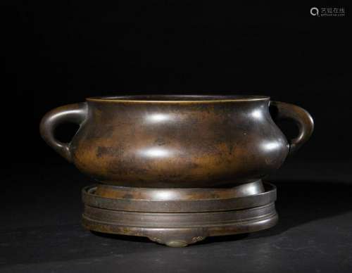 CHINESE BRONZE CENSER WITH MARK AND STAND