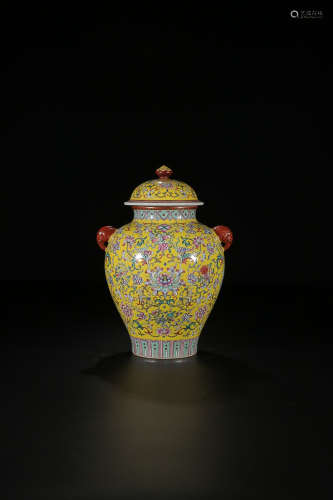 QIANLONG MARK YELLOW GLAZE FAMILLE ROSE GENERAL CAN