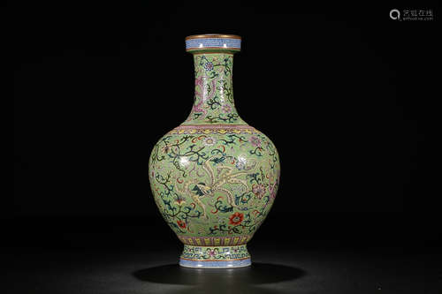 QIANLONG MARK FAMILLE ROSE PLATE-MOUTH VASE