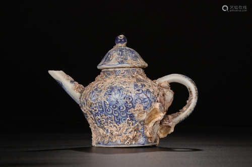 BLUE WHITE  FLOWER PATTTERN TEAPOT