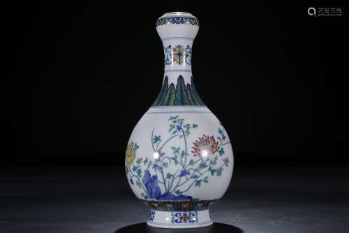 QIANLONG MARK BLUE WHITE DOUCAO GARLIC HEAD VASE