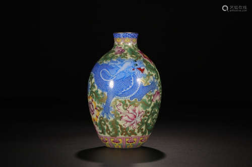 YONGZHEGN MARK FAMILLE ROSE VASE