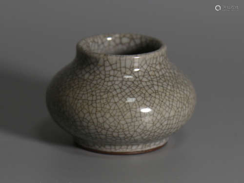 A Chinese Ge-Type Glazed Porcelain Water Pot