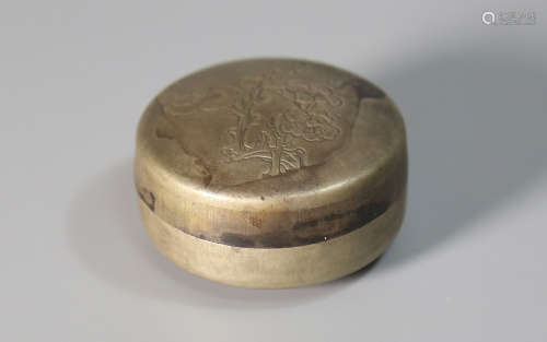 A Chinese Bronze Round Box with Cover