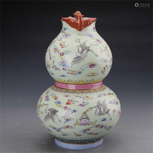 A Chinese Enamel Porcelain Double Gourd Vase