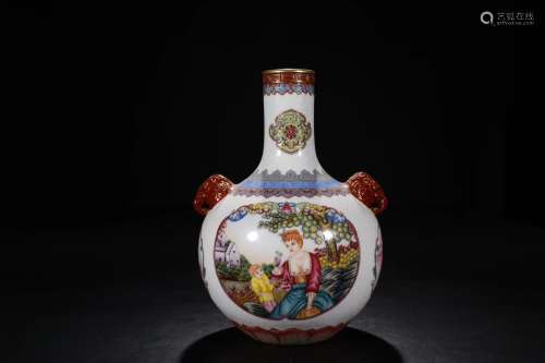 A Chinese Enamel Porcelain Vase