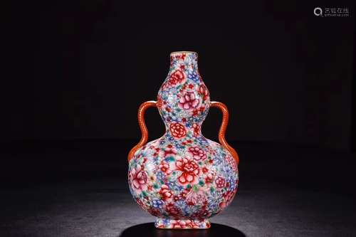 A Chinese Famille-Rose Porcelain Double Gourd Vase