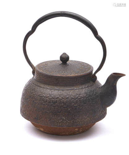 A large Japanese cast iron tetsubin-kettle 