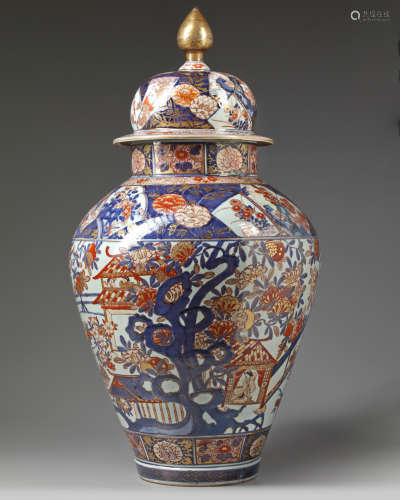 A large Japanese Imari vase and cover