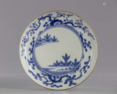 A Japanese blue and white Kakiemon dish