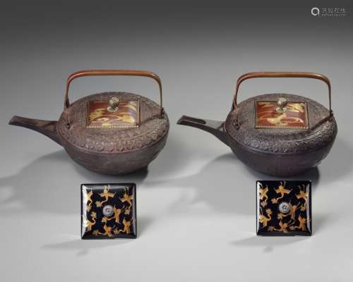 A pair of Japanese sake-kettles