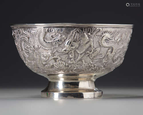 A Chinese export silver 'dragon' bowl