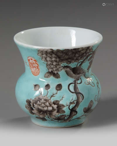 A Chinese turquoise-ground grisaille-decorated spittoon, zhadou