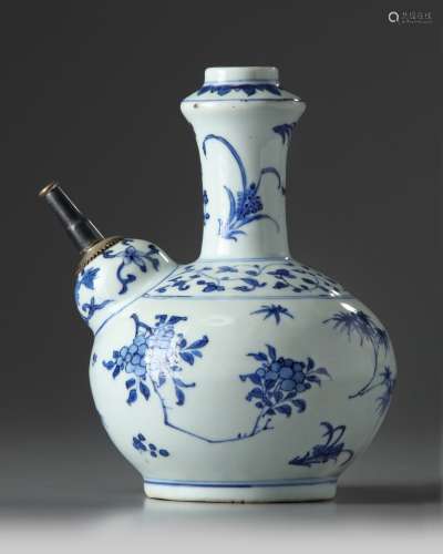 A silver-mounted Chinese blue and white ‘floral’ kendi