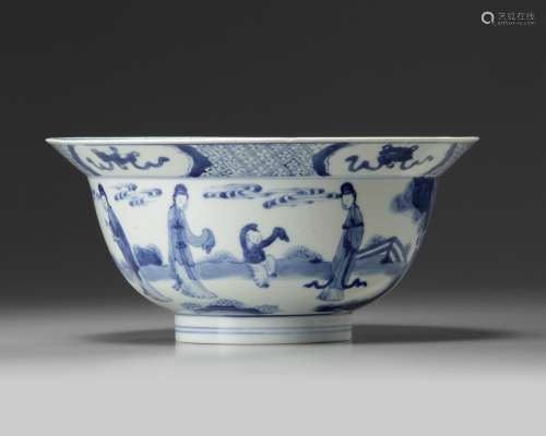 A Chinese blue and white 'klapmuts' bowl