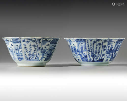 A pair of Chinese blue and white foliate-rimmed bowls