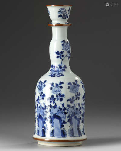 A Chinese blue and white hookah base