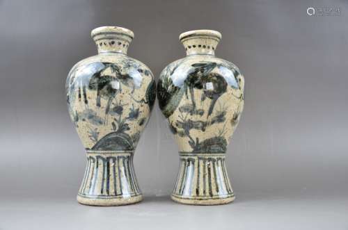 A PAIR OF BLUE AND WHITE VASES, MEIPING