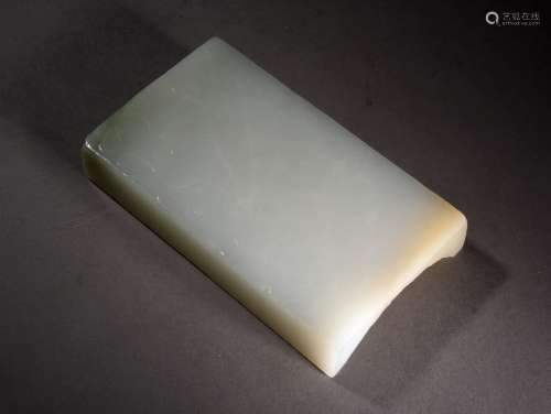 A PALE WHITE JADE INKWELL, 18-19TH CENTURY