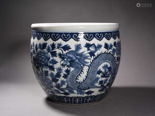 A BLUE AND WHITE DRAGON JARDINERE, QIANLONG PERIOD