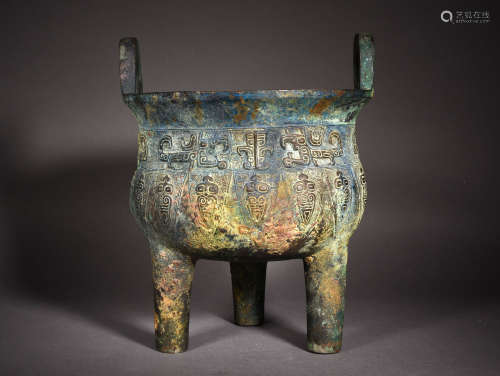 A BRONZE ARCHAISTIC FORM DING, 18TH CENTURY